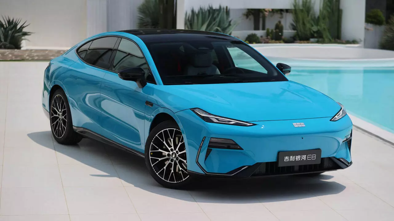 В Белоруссии подешевел электрокар Geely E8.