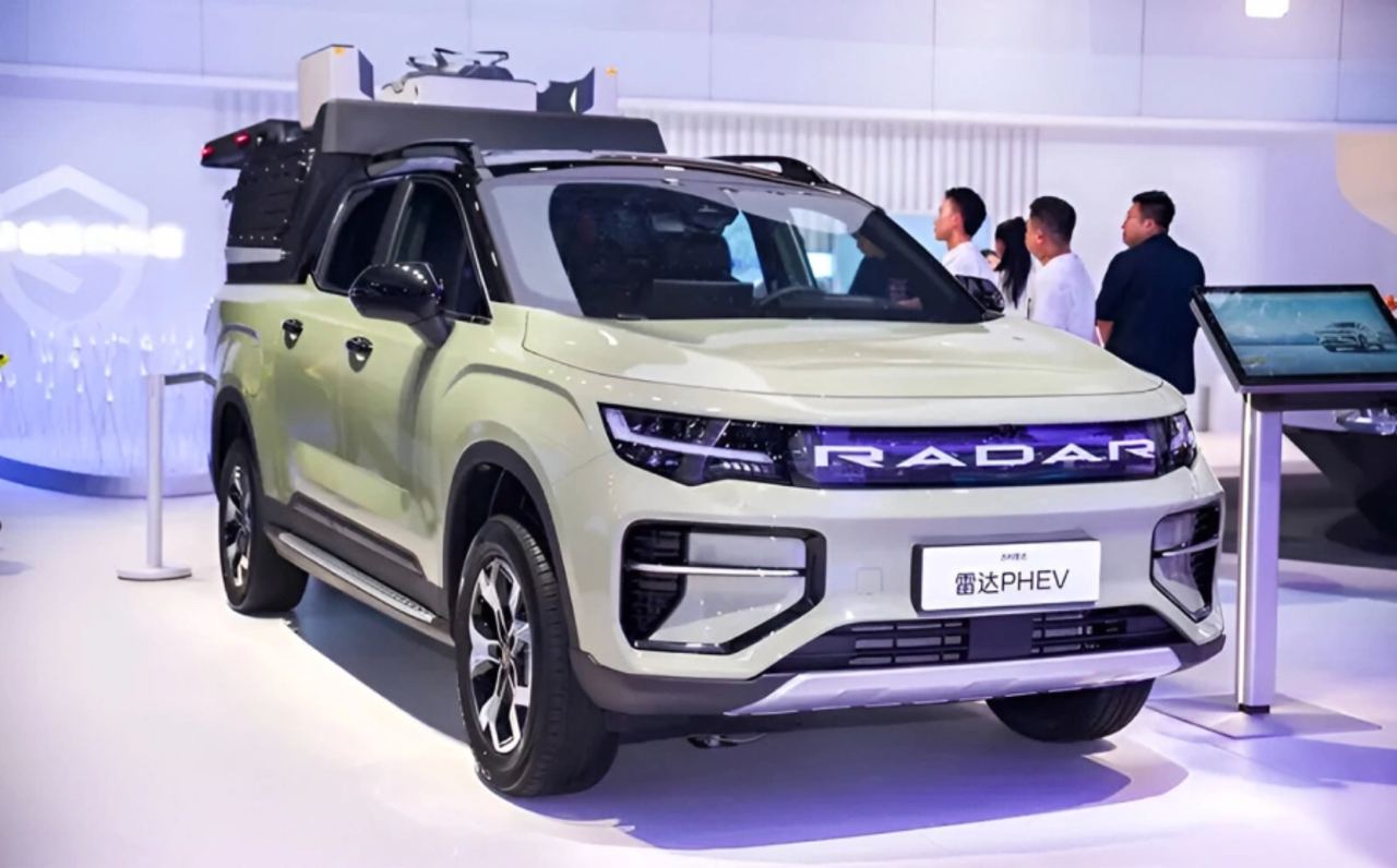 В Geely догадались как правильно делать гибриды!