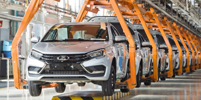 В России производство автомобилей марки Lada и Xcite временно приостановлено.