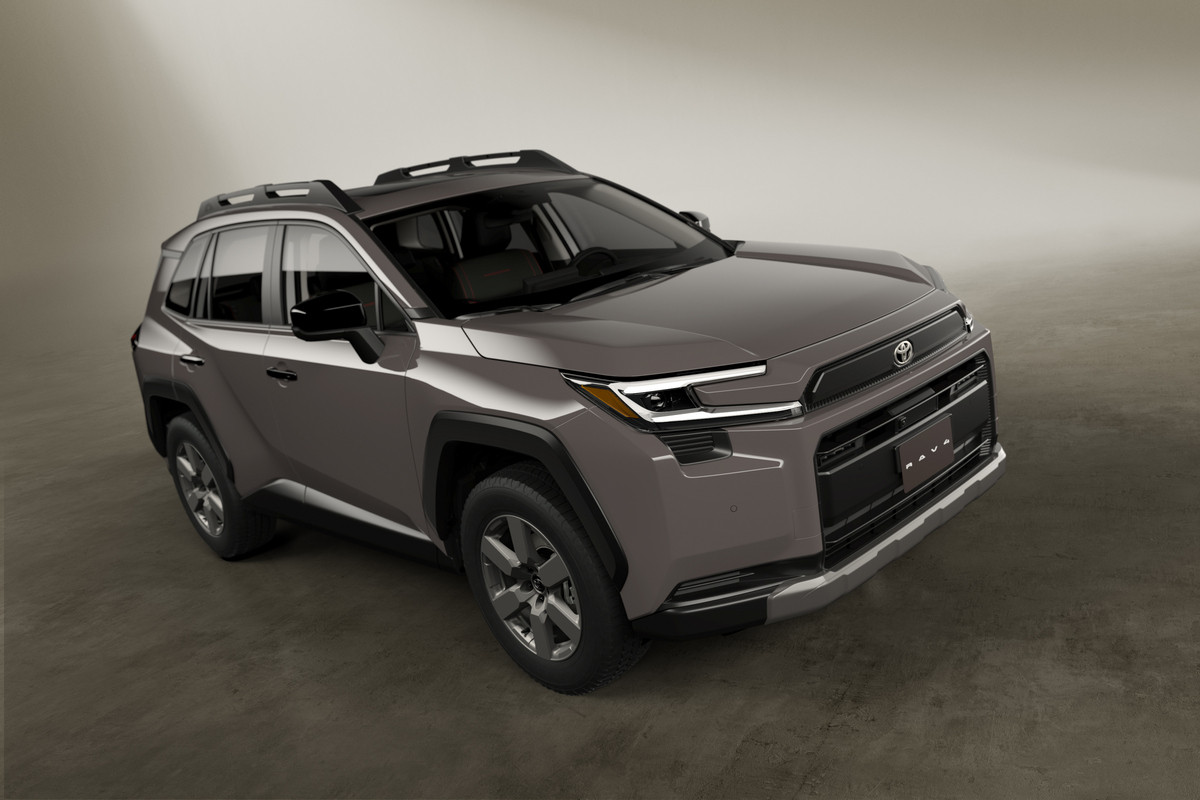 FAW Toyota представило шестое поколение RAV4.