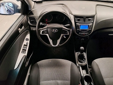 Hyundai Solaris, 2011г., передний привод, механика